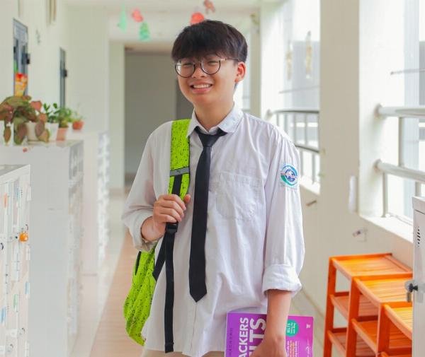 Học sinh tham gia hoạt động ngoại khóa tại trường Newton Grammar School Goldmark City