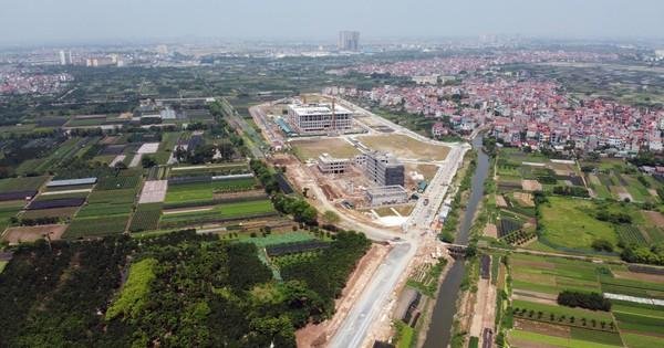 Lẩu Phan Goldmark City với mô hình lẩu băng chuyền độc đáo, thu hút giới trẻ.