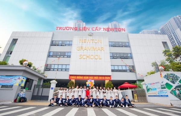 san-the-thao-da-nang-cua-truong-newton-goldmark-city